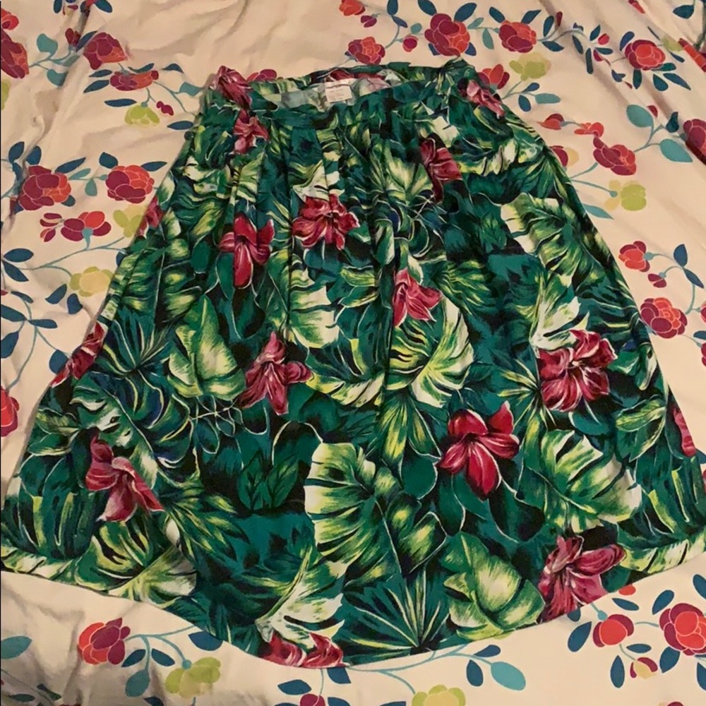 Tropical Green Knee Length Pleated Skirt